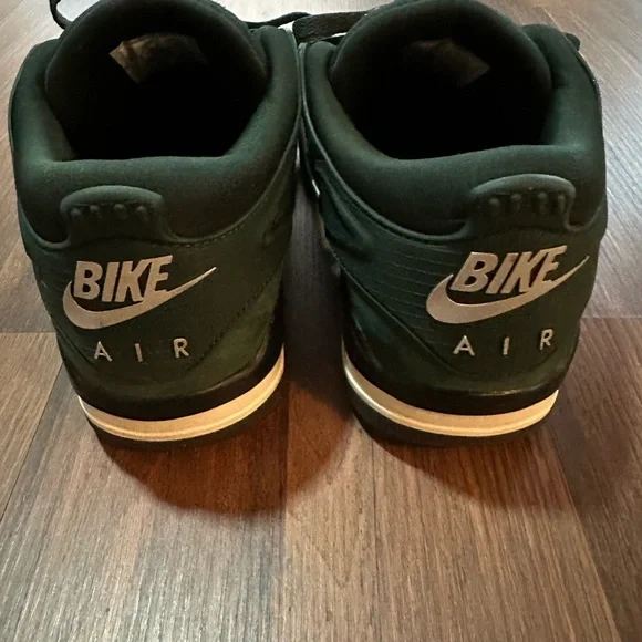 Nigel Sylvester x Air Jordan 4 Bike Air - Picture 7 of 12